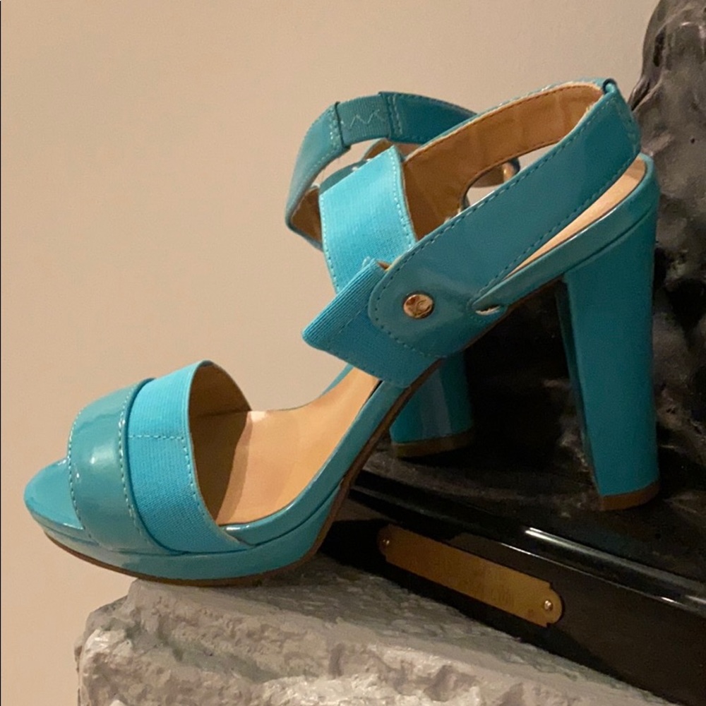 Sandals - Picture 2 of 5